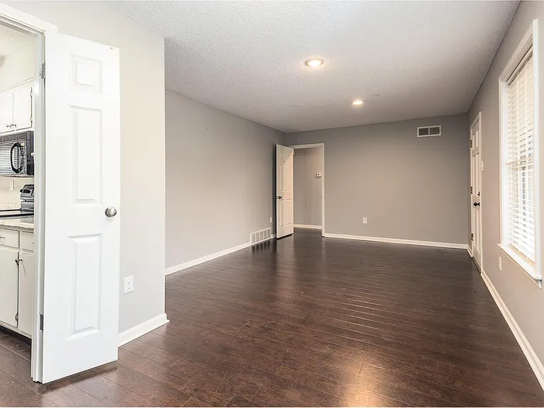 3935 N Heatherhill Dr — Photo 11