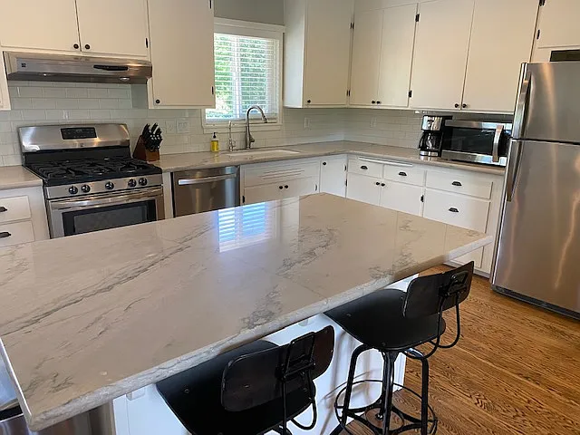 3 bed, 2300 sqft, $5,000 — Photo 4