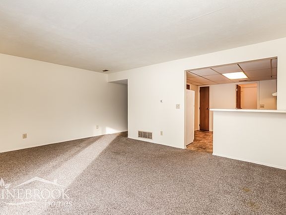 5th image of 2494 Cross Village Dr