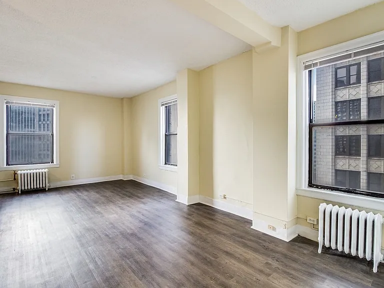 New Cadillac Square Apartments — Photo 3