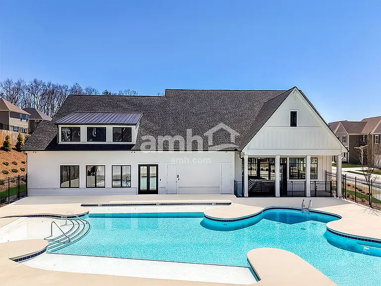 1048 Highland St — Photo 34