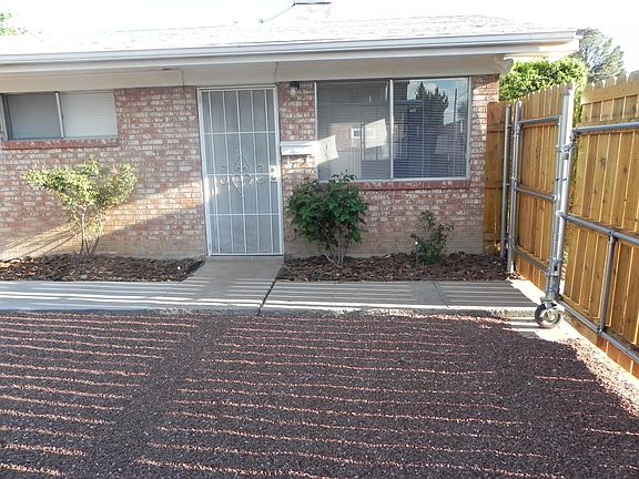 4th image of 1008 Madeira Dr SE