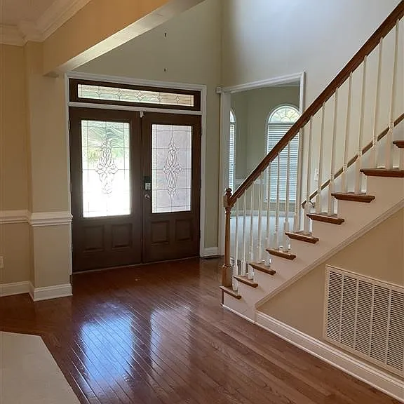 4200 Ferncreek Dr — Photo 2
