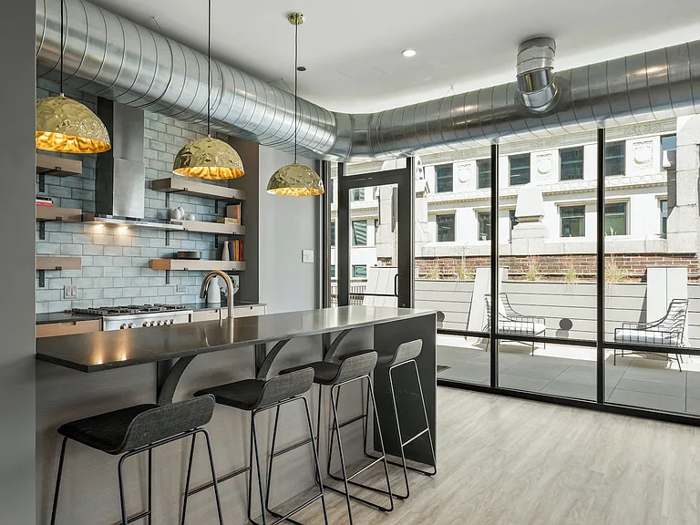 330 S. Wells St — Photo 5