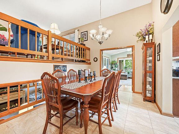 5th image of 100 Shady Oak Cir