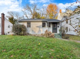 1227 McCabe Ave, Coraopolis, PA
