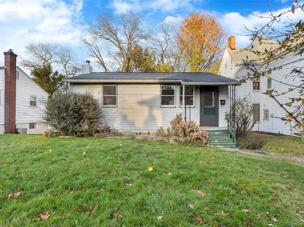 1227 McCabe Ave, Coraopolis, PA 15108