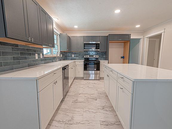 4th image of 222 Tonawanda Cir