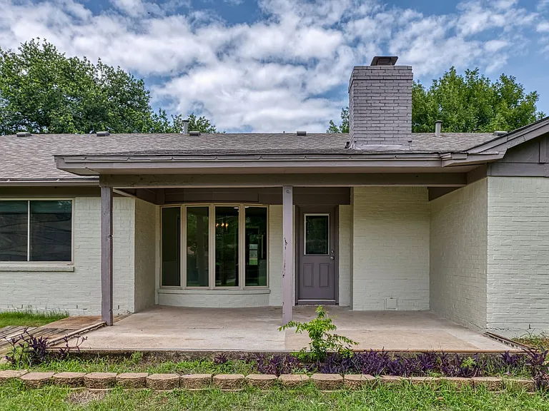 6540 Victoria Ave — Photo 23