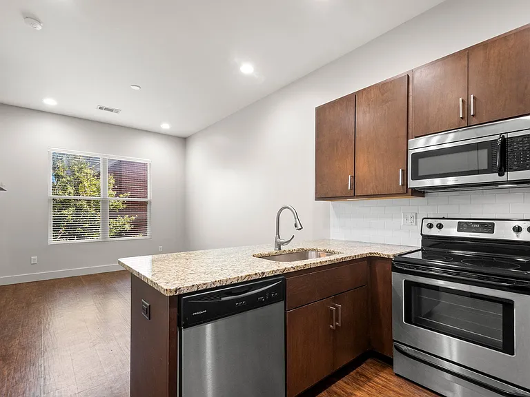 State Street Flats Apartments Kitchen & Living Room