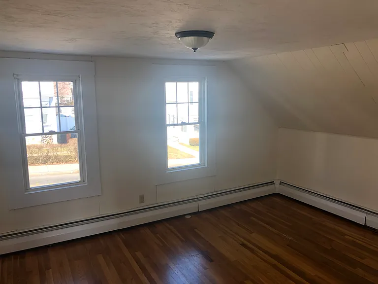 160 Lincoln St — Photo 8