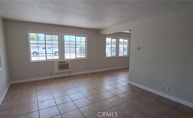 5010 Golden Ave #B — Photo 4