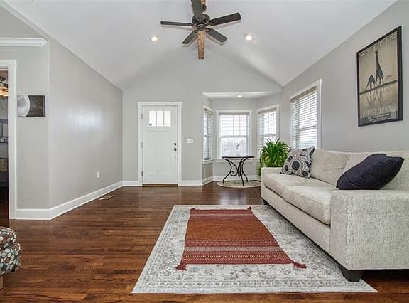 3rd image of 8324 Corrington Ave
