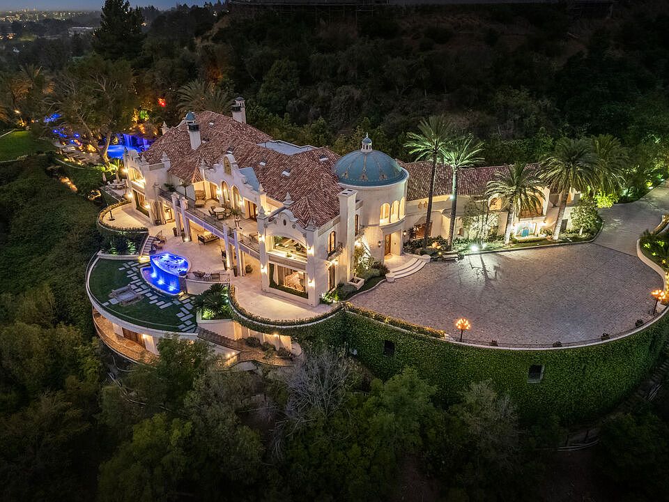 10066 Cielo Dr, Beverly Hills, CA 90210 | Zillow