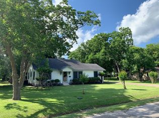905 Brockman St, Sweeny, TX 77480