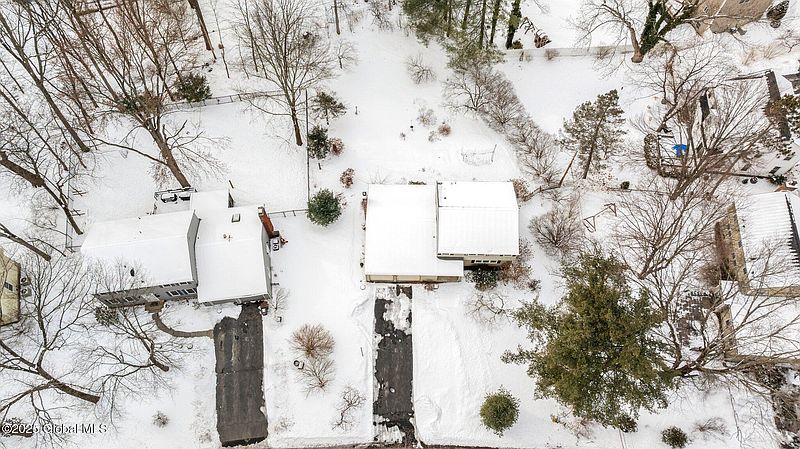 4th image of 7 Tamarack Drive