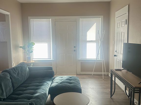 5th image of 1922 W Washington St #11309384