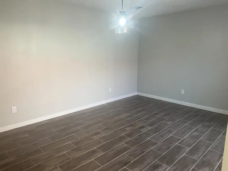 7846 Bankside Dr — Photo 18