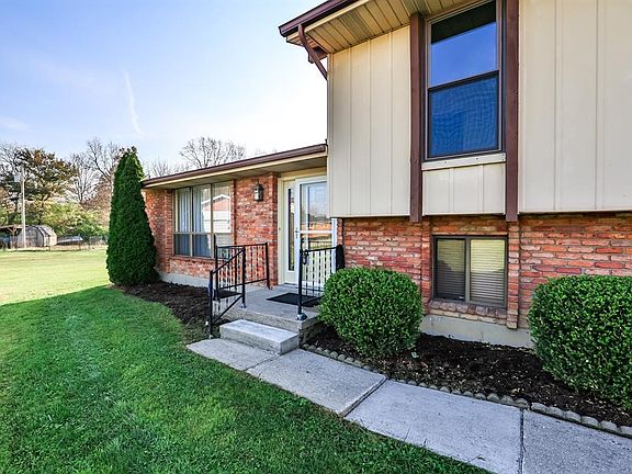 3rd image of 3899 Elenor Dr