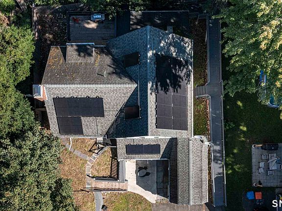 3rd image of 18 Markham Place