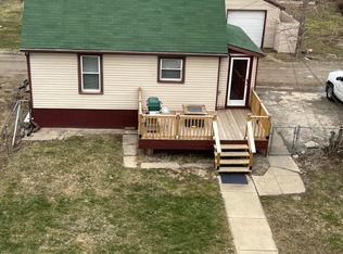 836 Pine St, Wyandotte, MI