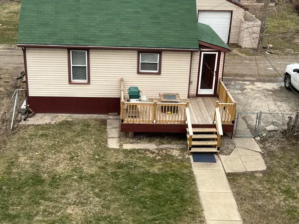 836 Pine St, Wyandotte, MI 48192