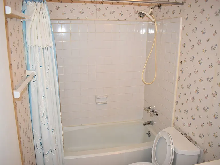 209 Reynolds Ave — Photo 8