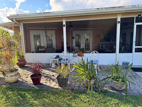 4th image of 7002 NW 93rd Avenue