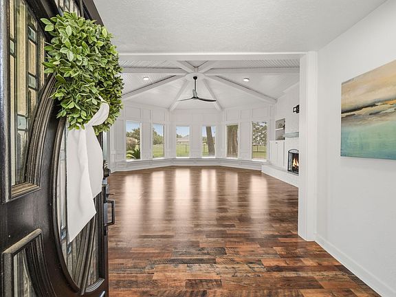 3rd image of 79 Summers Wind St