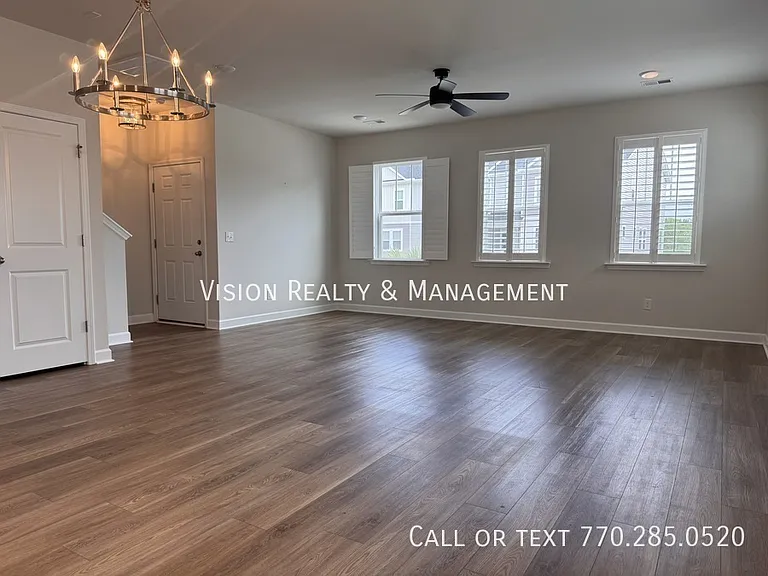 141 Winding River Dr — Photo 34