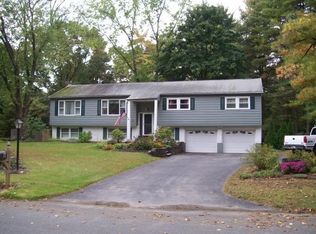 6 Southwood Dr, Ballston Lake, NY 12019
