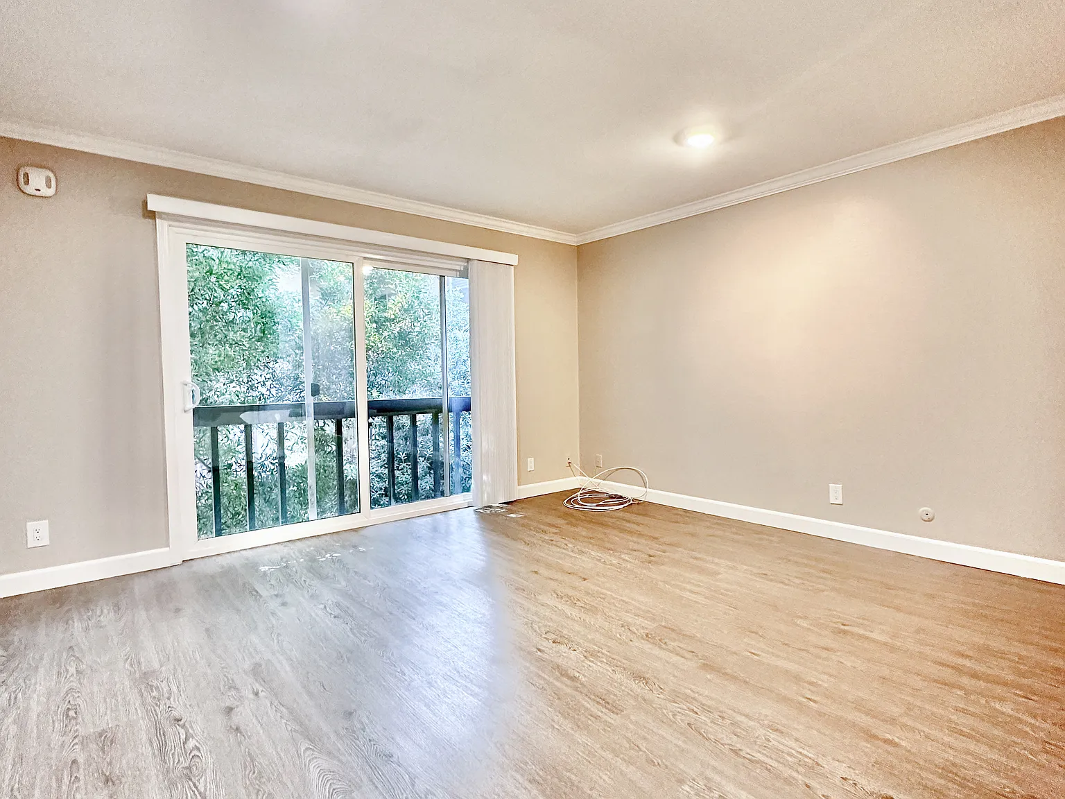 Douglas Avenue Apartments — Photo 3