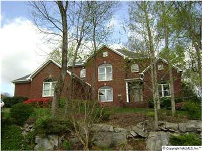 2731 Muir Woods Dr SE, Owens Cross Roads, AL, 35763