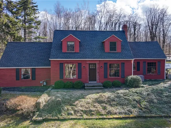 16925 Cats Den Rd, Chagrin Falls, OH 44023