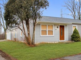 3627 Joslyn Rd, Orion, MI 48359