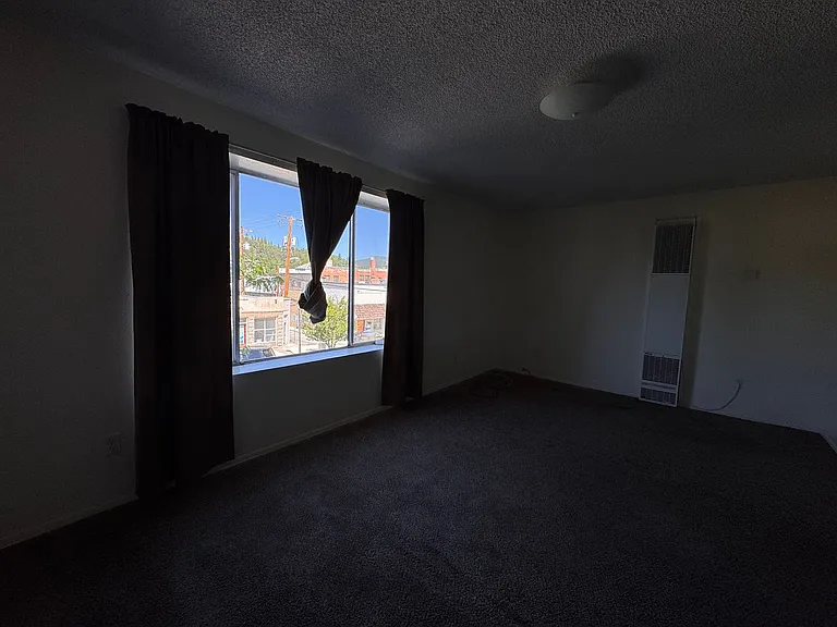 71 S Gay St #B — Photo 2