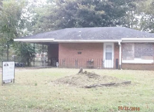 1st image of 117 E Clinton St