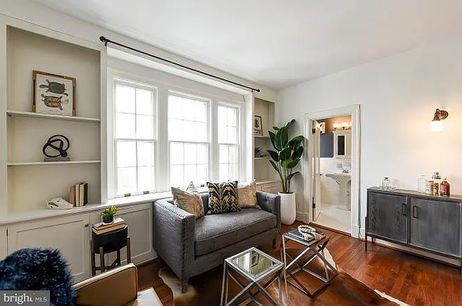 1661 Crescent Pl NW #504 — Photo 3
