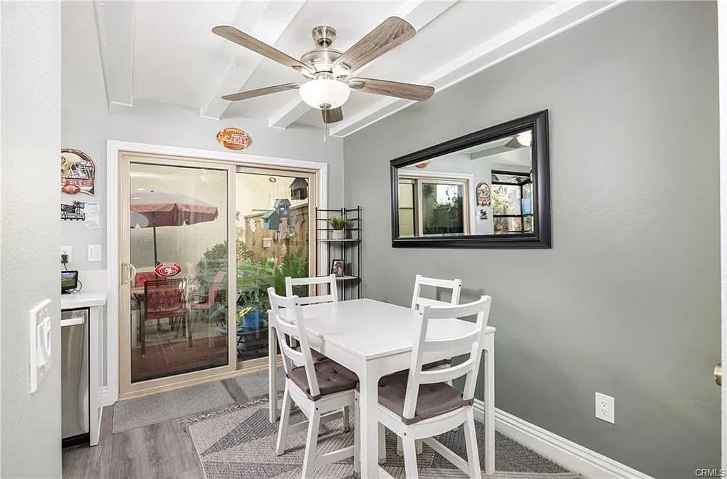 2 bed, 1.5 bath, 928 sqft, $3,200 — Photo 4