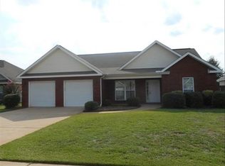 105 Chasen Ct, Byron, GA 31008