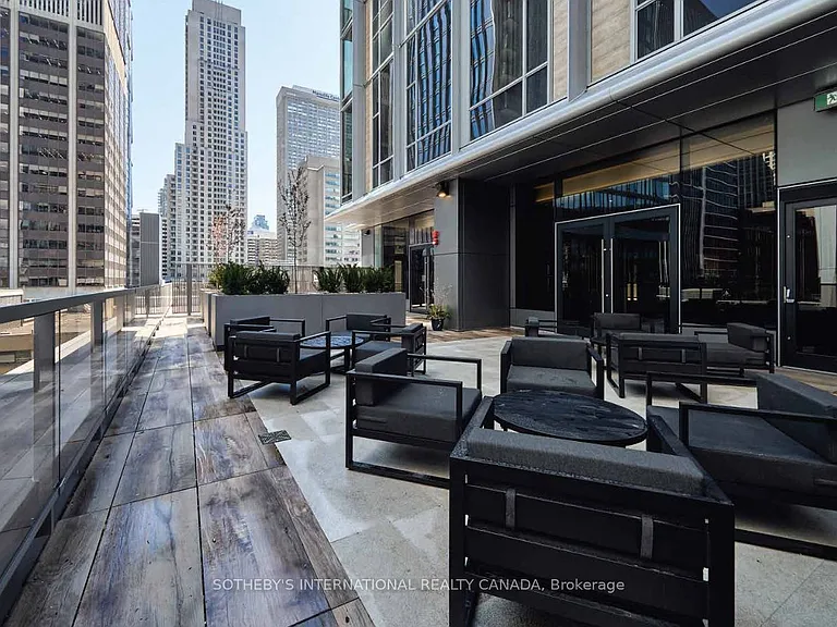 11 Yorkville Ave #2112 — Photo 14
