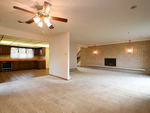 5th image of 6125 W 129th St