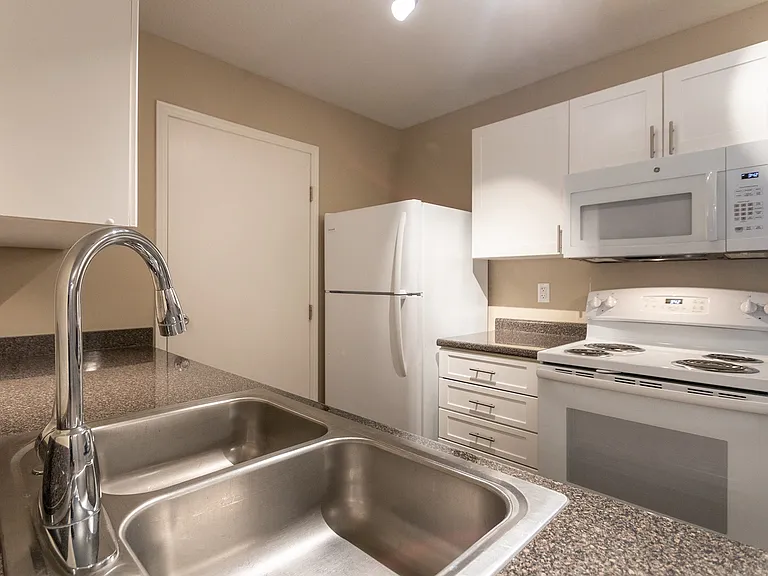 Washington Place — Photo 110