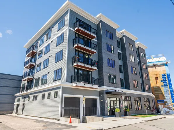 30 Hichborn St, Brighton, MA 02135