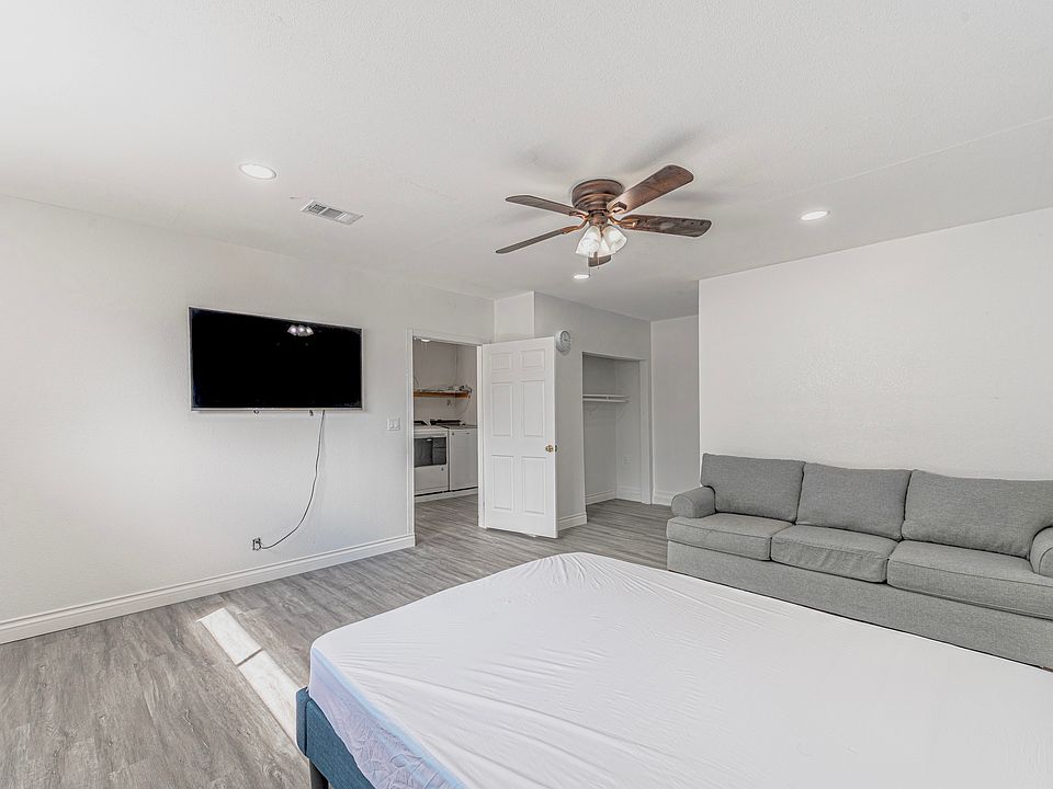 1st image of 7716 Macaw Ln #G