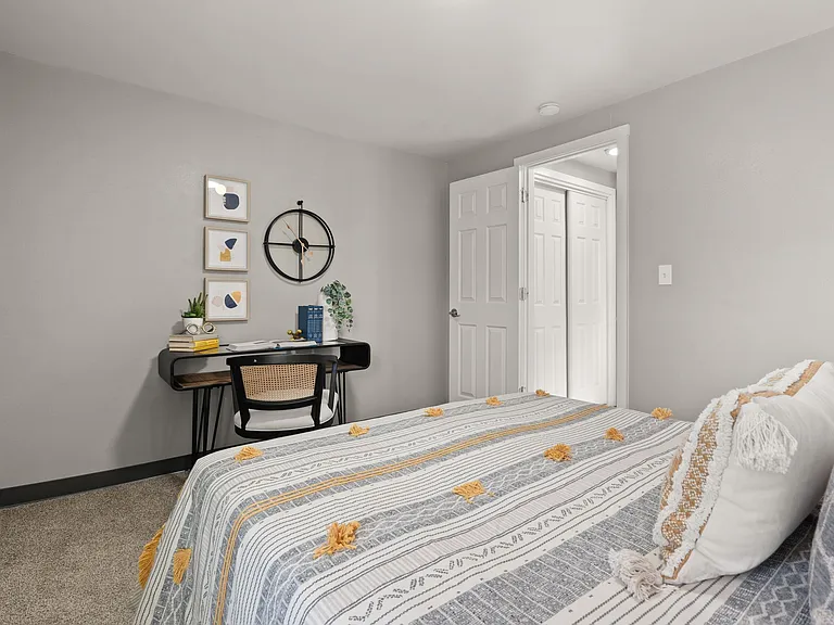 45 E 8th Ave #4 — Photo 8
