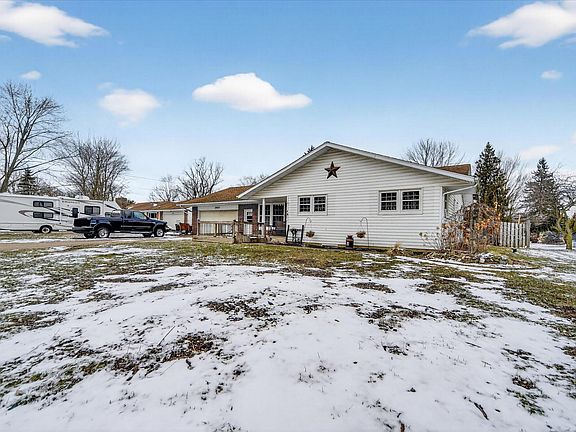 3rd image of 3904 Memory Ln