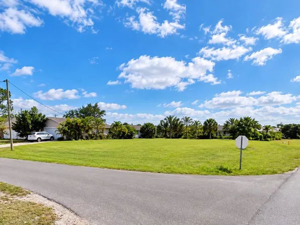 2919 11th St SW, Lehigh Acres, FL 33976