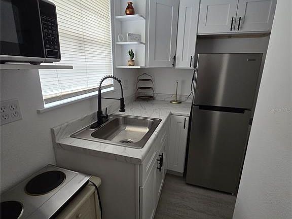 5th image of 1190 Pecan St