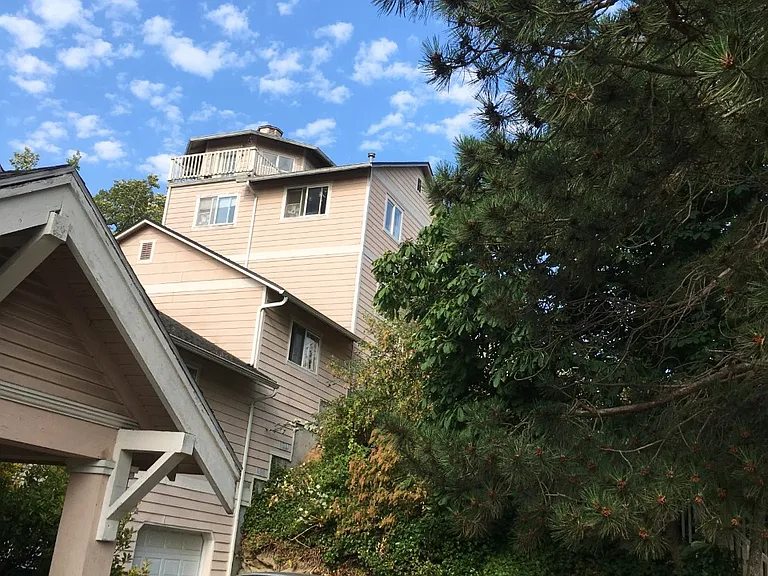 315 Whatcom St — Photo 2